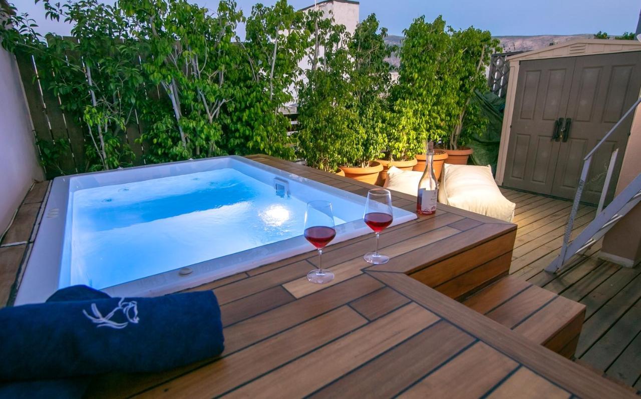 Beautiful Penthouse In Athens With Outside Jacuzzi Apartment Exterior photo